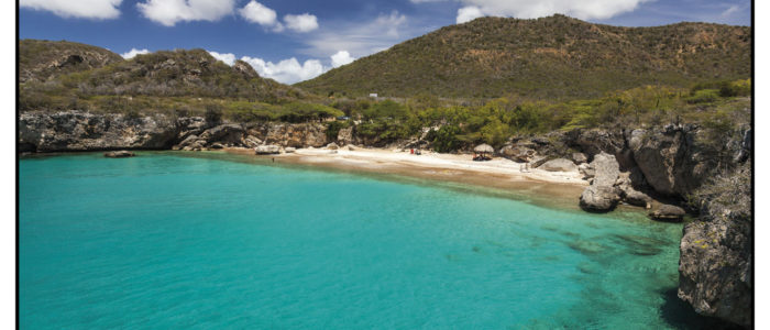 Einsamer Strandtauchplatz im westen. Playa Jeremi aus dem Tauchreiseführer