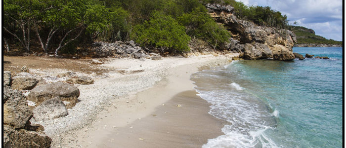 Einsamer Sandstrand und Tauchplatz in San Juan mit dem Namen Boca Grandi